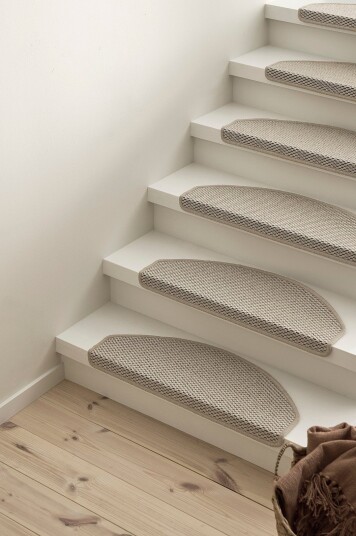 Ellos Home Trappetrinnsteppe Solna 12 pk Hvit