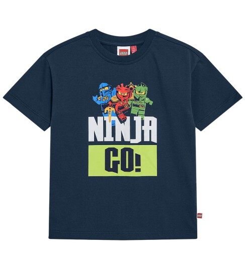 LEGO® Ninjago T skjorte Navy LEGO® Wear 10 år 140 T skjorte Blå LEGO® Ninjago T skjorte Navy LEGO® Wear 10 år 140 T skjorte Blå