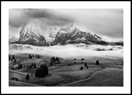 Majestic Mountain Fog Plakat / 100x150