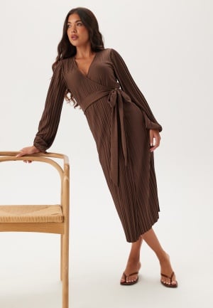 BUBBLEROOM Pleated Wrap Dress Brown XS BUBBLEROOM Pleated Wrap Dress Brown XS