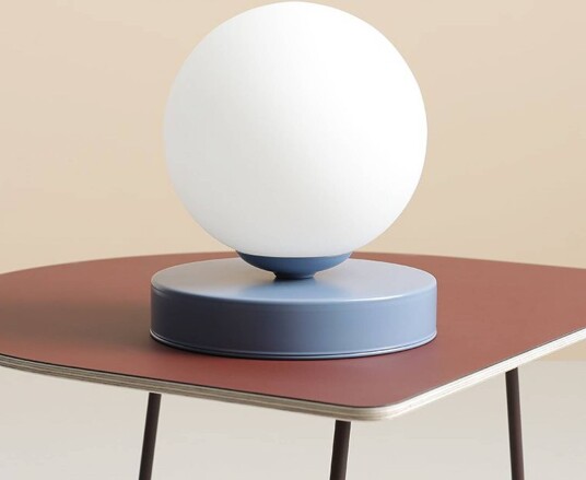 Aldex Ball bordlampe, blå, Ø17 cm