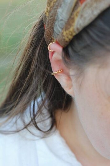 Annevera Spire Earcuff liten forgylt
