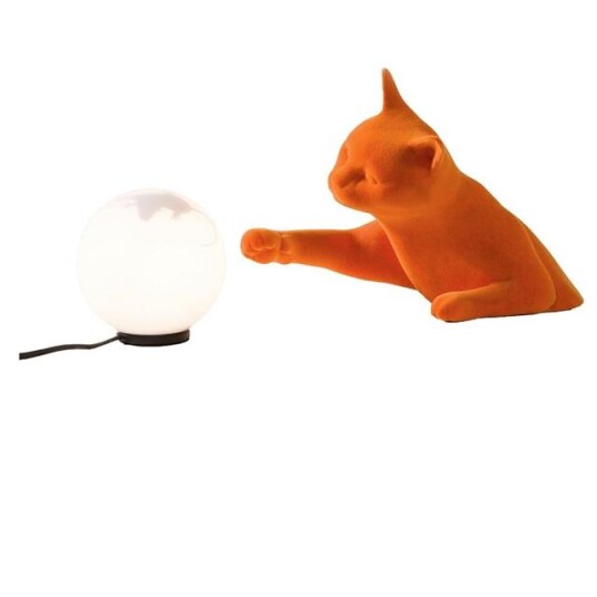 Karman Maoo Bordlampe Oransje Fløyel Karman Maoo Bordlampe Oransje Fløyel