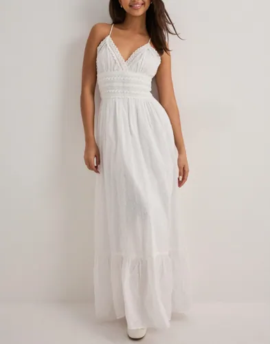 Nelly - Hvit - That Extra Dress