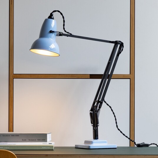 Original 1227 bordlampe opalblå/svart 49 cm – Anglepoise Arbeidsrom / kontor Design Aluminium Med en lyskilde