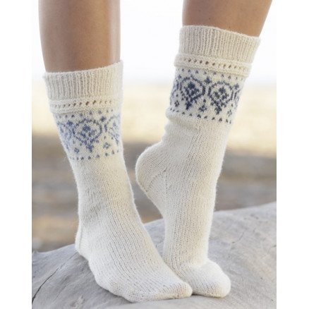 Nordic Summer Socks by DROPS Design Sokker Strikkeoppskrift str 35 43