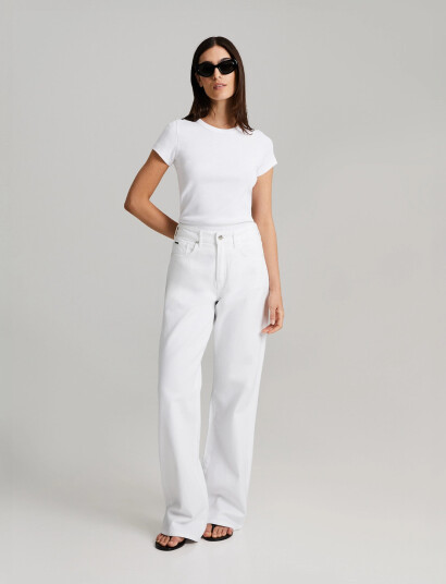 Andiata Northie White 40 Andiata Northie White 40