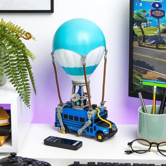 Paladone Fortnite Battle Bus Diorama LED Bordlampe 32cm Paladone Fortnite Battle Bus Diorama LED Bordlampe 32cm