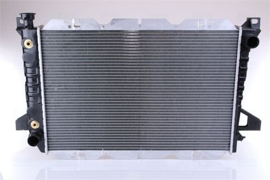 Radiator NISSENS 620981