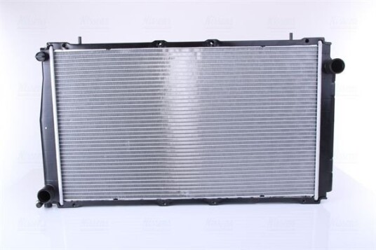 Radiator NISSENS 67740