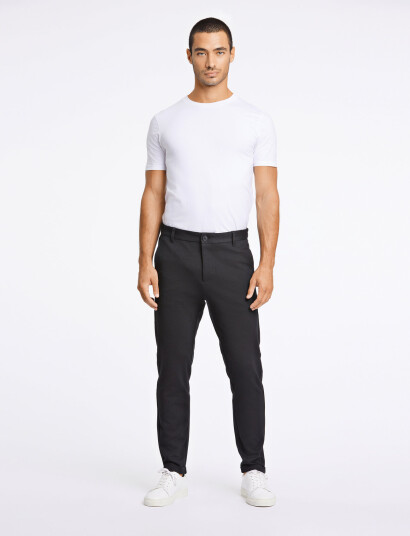 Lindbergh Superflex Knitted Cropped Pant - Black - XXL Lindbergh Superflex Knitted Cropped Pant - Black - XXL