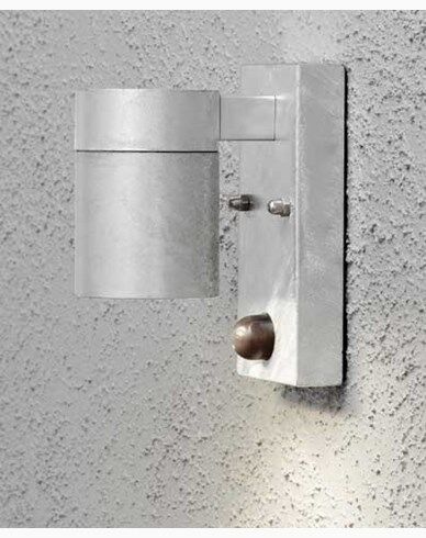 Konstsmide Modena vegglampe ned med bevegelsessensor. 7541-320. Galvanisert Konstsmide Modena vegglampe ned med bevegelsessensor. 7541-320. Galvanisert