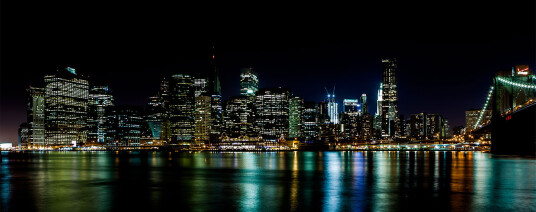Manhattan skyline by night av Per Sørensen