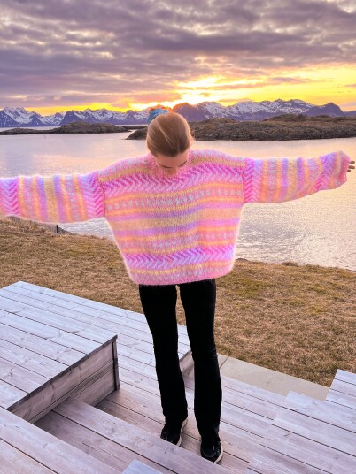 House Of Yarn IR 02 02a Hanami genser Soft House Of Yarn IR 02 02a Hanami genser Soft