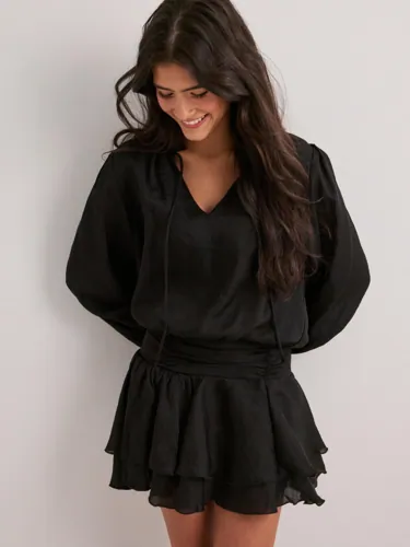 Neo Noir Svart Bari Chiffon Dress Neo Noir Svart Bari Chiffon Dress