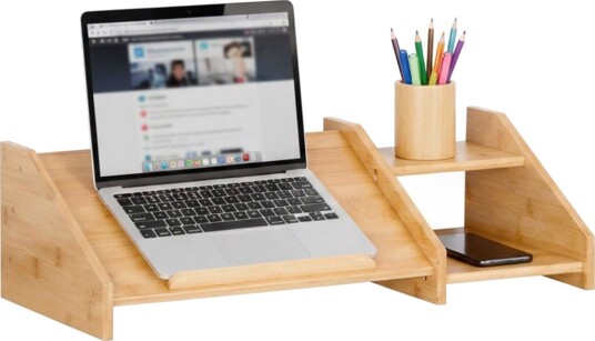 Bambus laptopstativ med sidehyller – ergonomisk design