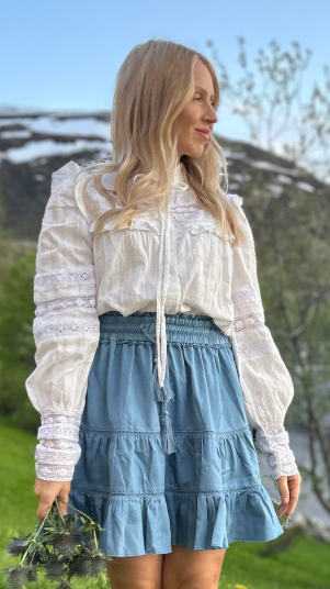 KAROLINE BLOUSE WHITE KAROLINE BLOUSE WHITE