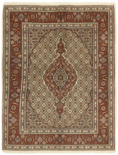 Håndknyttet. Opphav: Persia Moud Mahi Teppe 147x194