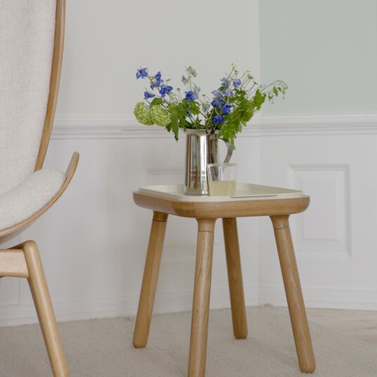 Umage Paff Sidebord høy eik/Pearl White