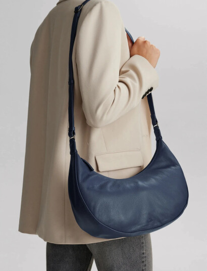 Markberg Tarambg Sling Bag   Navy   ONE SIZE