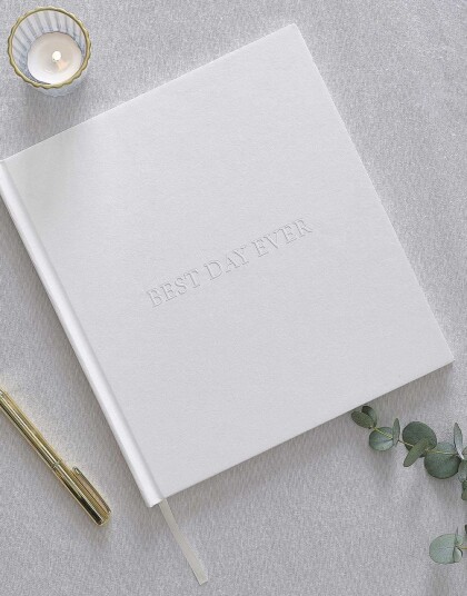Hvit Gjestebok Fotoalbum med "Best Day Ever" i Preget Tekst 32 Sider 21,5 cm Modern Luxe