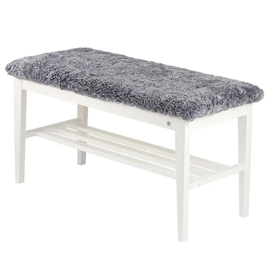 Oscarssons Möbel Nadja Bench Hvit Lakkert bjørk/saueskinn i mørkegrå look