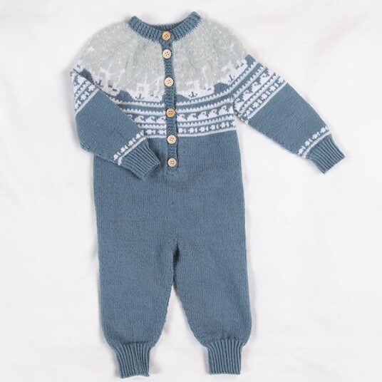 Bluum Strik Strikkedress Lofoten - garnpakke i Bluum Soft Merino Ull