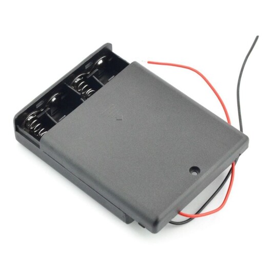 Batteriholder for 4 AA R6 batterier med deksel og bryter