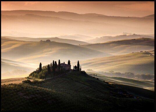 Misty Tuscan Hills Plakat / 50x70 Misty Tuscan Hills Plakat / 50x70