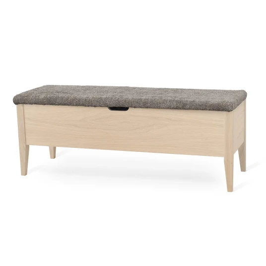 Torkelson Klinte benk 120 cm hvitoljet eik med saueskinnimitasjon Torkelson Klinte benk 120 cm hvitoljet eik med saueskinnimitasjon