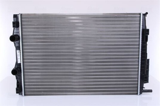 Radiator NISSENS 637633