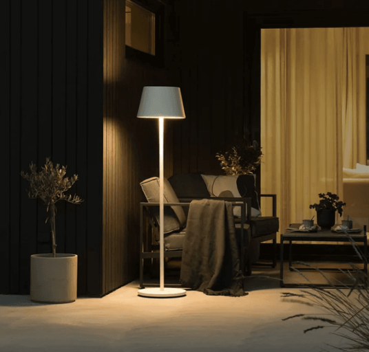 Trend Collection Pomezia gulvlampe – trådløs, dimbar og justerbar, hvit Trend Collection Pomezia gulvlampe – trådløs, dimbar og justerbar, hvit