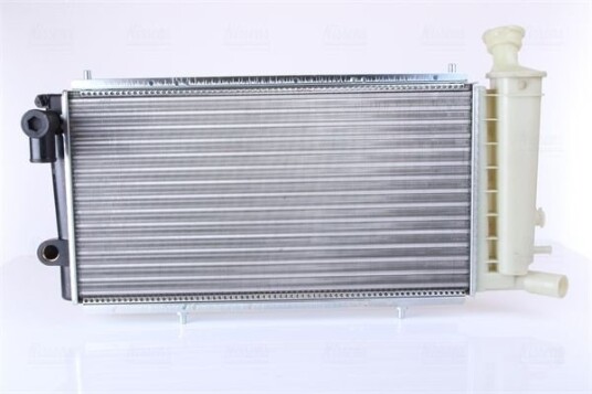 Radiator NISSENS 61357