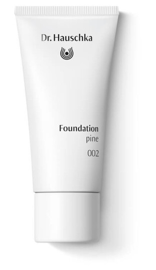 Dr. Hauschka Foundation 002 Furu 30 ml - Mineral og Fuktighetsgivende
