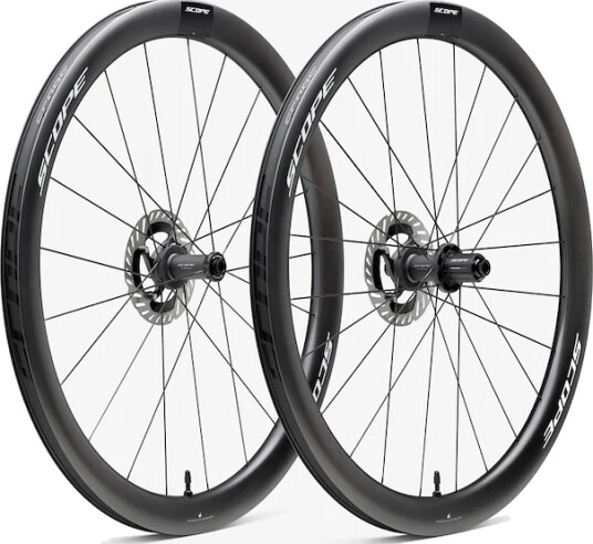 Scope R4 700c 45mm hjulsæt Shimano body disc carbon hvide decals Scope R4 700c 45mm hjulsæt Shimano body disc carbon hvide decals