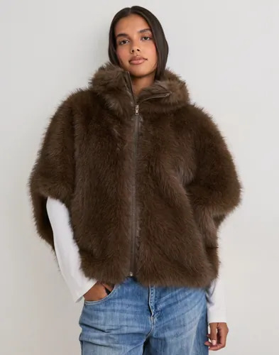 Nelly Brun Fake Fur Poncho Jacket