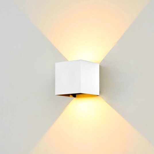Ledlife LEDlife CUBIC PRO 6W vegglampe viderekobling justerbar firkantet opp/ned inne / ute hvit IP65 inkl. lyskilde Dimbar : Ikke dimbar Kulør : Varm Ledlife LEDlife CUBIC PRO 6W vegglampe viderekobling justerbar firkantet opp/ned inne / ute hvit IP65 inkl. lyskilde Dimbar : Ikke dimbar Kulør : Varm