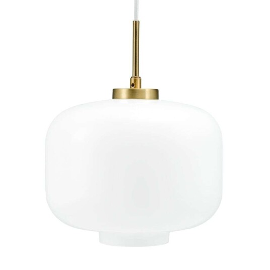 Taklampe Larsen ARP Pendel Opal/Matt Messing Ø25cm Taklampe Larsen ARP Pendel Opal/Matt Messing Ø25cm