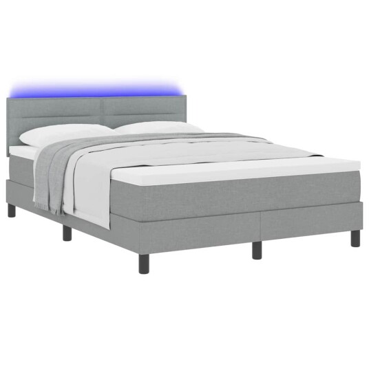 Rammemadrass med madrass og LED lampe Lys grå 140x200 cm Stoff