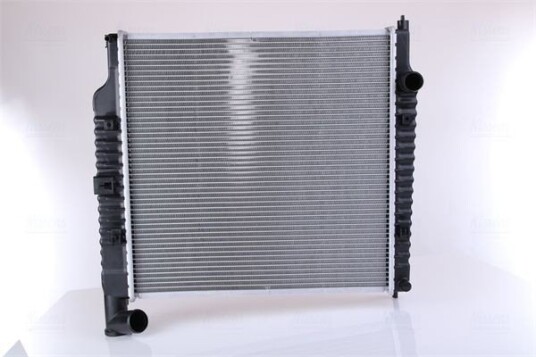 Radiator NISSENS 61021A