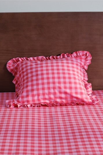 Jotex Frill Putetrekk Med Volangen Økologisk 50x60 Cm Rosa/ rød LAUREN Kjøp Putevar hos Jotex