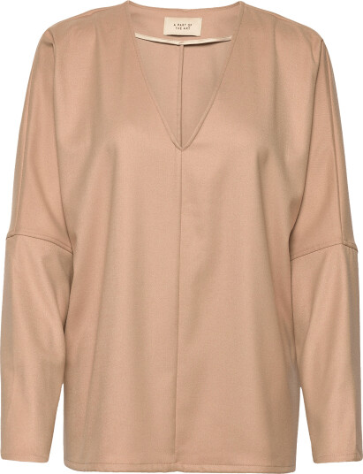 A Part Of The Art | Off Duty V Neck Sweater | L