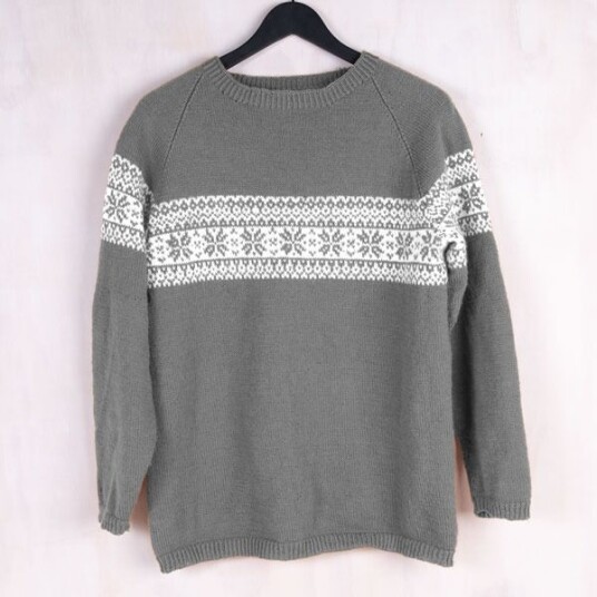 Bluum Strikkegenser Stjerne dame v2 Lys grå garnpakke i Pure Eco Baby Wool