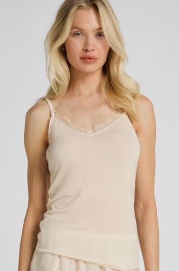 Hunkemöller super soft V hals cami med blonder og cashmere Hvit