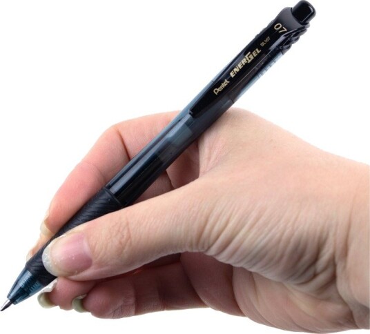 Pentel Energel - Rulleballpenn - Svart - Gelblekk - 0.7 Mm - Medium - Retraktil