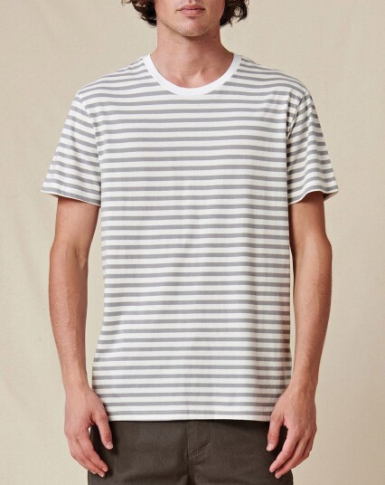 Globe Horizon Striped Tee Hvit