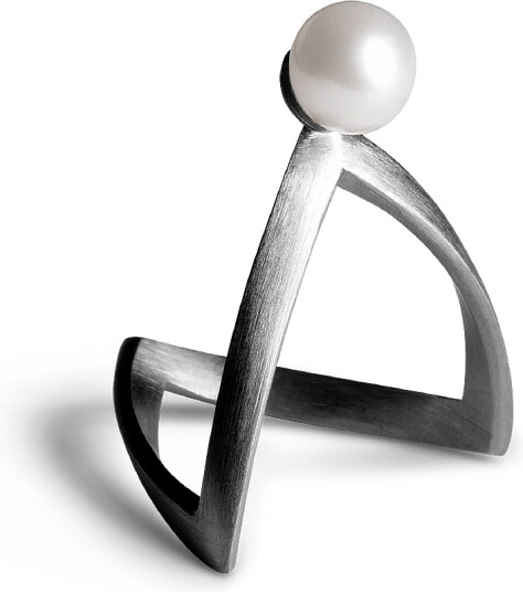 Jane Koenig | Pearl V Ring | 42 Jane Koenig | Pearl V Ring | 42