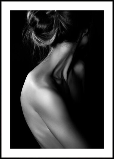 Elegance in Shadows Plakat Plakat / 30x40cm Elegance in Shadows Plakat Plakat / 30x40cm