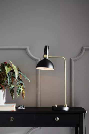 Marksløjd Larry bordlampe - Svart/børstet messing Marksløjd Larry bordlampe - Svart/børstet messing