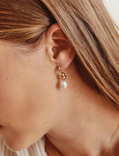 Edblad Swivel Earrings Pearl S Gold Gold ONE SIZE